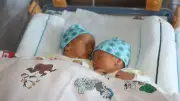 Demminer Kreiskrankenhaus begrüßt erstes Zwillingspaar des Jahres: Matteo und Wilhelm
