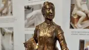Dessau enthüllt vierte Bronzeplastik: Baronin Julie von Cohn-Oppenheim ziert Stadtparkbrunnen