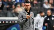 Eintracht-Trainer Riera in der Kritik: Heftige Aussagen nach verspieltem Sieg gegen Köln