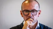 Ermittlungen gegen Journalisten: „Prunksüchtiger Landrat“-Post führt zu Vorwürfen der Majestätsbeleidigung