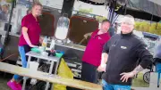 Erste Gulaschkanonen-Meile in Pampow: 1500 Besucher feiern kulinarisches Familienfest