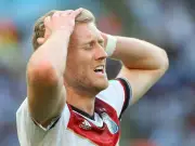 Ex-Fußballer André Schürrle meistert legendären 270-Kilometer-Marathon in der Wüste