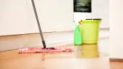 Experte erklärt: Die optimale Wischfrequenz für Ihren Parkettboden