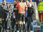 Fair-Play-Geste von Gregoritsch: Augsburgs Stürmer erntet Lob, doch Trainer kritisiert Schiedsrichter