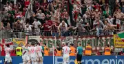 FC Augsburg feiert Last-Minute-Sieg in Leverkusen - Klassenerhalt rückt näher