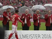 FC Bayern: Die legendäre Hoeneß-Schelte gegen Bernat vor acht Jahren