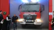 Feuerwehr Groß Warnow feiert nagelneues HLF 10 mit spektakulärer Show