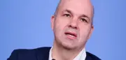 Fratzscher und Wirtschaftsverbände kritisieren Tankrabatt und Entlastungsprämie als sozial ungerecht