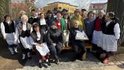 Freundschaftsbank für ARD-Serie 'Käthe und ich' in Waren an der Müritz eingeweiht