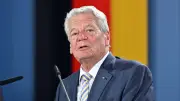 Gauck warnt in Halle vor Demokratieverlust: Ost-Wahlen als Schicksalsstunde