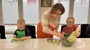 Generationen kochen gemeinsam: In Sandersdorf verbinden Senioren und Kinder am Herd