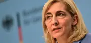 Gesundheitsministerin Warken verteidigt umstrittenes Sparpaket für Krankenkassen