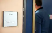 Gewalt gegen Lehrkräfte steigt drastisch an: Grüne fordern umfassende Schutzkonzepte