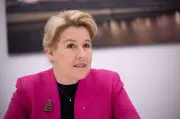 Giffey zweifelt an Tankrabatt: Preisdeckel statt Rabatt gefordert