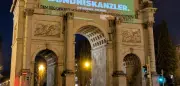 Grüne müssen Bußgeld für illegale Habeck-Projektion am Münchner Siegestor zahlen