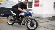 Güstrower Kfz-Meister baut DDR-Simson zur Rennmaschine um: Bis zu 140 km/h schnell
