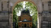 Halle erhöht Friedhofsgebühren: 30 Prozent mehr für Feierhallen - Stadt spricht von moderatem Anstieg