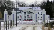 Herrenhaus Lehsen in Mecklenburg-Vorpommern steht zum Verkauf - Kontroverse um Sanierung