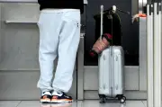 Jogginghose im Flugzeug: Stilvoll oder Stilbruch? Die Expertenmeinung