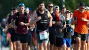Jonas Deichmann plant 30 Marathons in 30 Tagen: „Forrest-Gump“-Projekt für Ehrenamt
