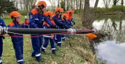 Jugendfeuerwehren Jessen und Annaburg trainieren am Badesee Mügeln