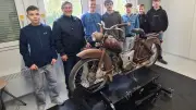 Jugendliche restaurieren DDR-Mopeds: Oldtimerclub startet Schrauber-Werkstatt in Jürgenstorf