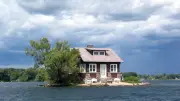 Just Room Enough Island: Das winzige Eiland mit Weltrekord und Dressing-Verbindung