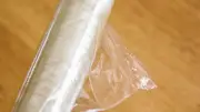 Küchen-Hack: Nie wieder Ärger mit Frischhaltefolie – dieser einfache Trick spart Zeit und Nerven