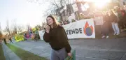 Klimaschützer protestieren bundesweit gegen Energiepolitik von Ministerin Reiche