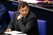 Klingbeil offen für Zuckersteuer auf Getränke