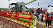 Landwirtschaftsmesse Agra: Traktorenpreise auf Hausniveau – Bauern zögern bei Investitionen