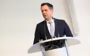 Lies: Standortgarantie für VW-Werk in Emden trotz Überkapazitäten