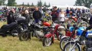 Loitzer Maiwirbel: Oldtimer-Treffen und Tanz in den Mai mit DJ-Duell