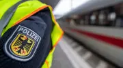 Mann fährt aus Sorge um Gepäck auf ICE-Trittbrett mit