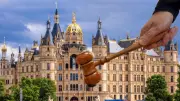 Mecklenburg-Vorpommern versteigert Fiskuserbschaften online: Gold, Silber und Bernstein für jedermann