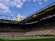 Medizinischer Notfall im Signal Iduna Park: Fan bei BVB-Spiel reanimiert