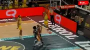 Mega-Fail im Basketball: Oldenburgs Tischler scheitert mit spektakulärem Schrauben-Dunk
