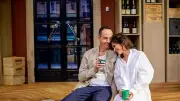 Natalia Avelon: Von wildem Leben zur heiteren Weinprobe im Bayerischen Hof