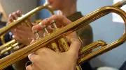 Neue Konzertreihe in Sukow: Big-Band-Sound und Theremin-Klänge in der Dorfkirche