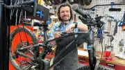 Neustart in Merseburg: Ex-„Radmanufaktur“-Chef eröffnet neues Fahrradhaus mit vollen Auftragsbüchern