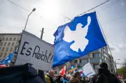 Ostermarsch in Berlin: Rund 1.000 Menschen demonstrieren für Frieden und gegen Aufrüstung