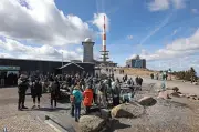 Osterwanderung auf den Brocken lockt Tausende bei sonnigem Wetter