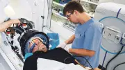 Parkinson: Diese unscheinbaren Frühsymptome sollten Sie ernst nehmen