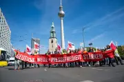 Protest gegen Kürzungen bei Deutscher Welle: Mitarbeiter demonstrieren für unabhängige Berichterstattung