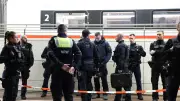 Rechtsextremer greift in ICE an: 12 Verletzte bei Messerattacke und Explosion