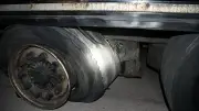 Reifenplatzer an Lkw auf A9 bei Bad Dürrenberg verursacht Mehrfachschäden