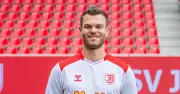 Rekordspieler Saller bleibt ein weiteres Jahr in Regensburg