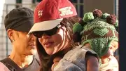 Rihannas Tochter Rocki: Erster öffentlicher Auftritt mit Vintage-Dior-Mütze in Paris