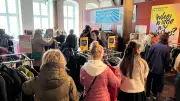 Rostocker Pop-up-Kleidertausch „Schätzchen“: 30.000 Teile wechseln jährlich die Besitzer