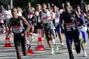 Samuel Fitwi läuft in Hamburg zweitbeste deutsche Marathon-Zeit
